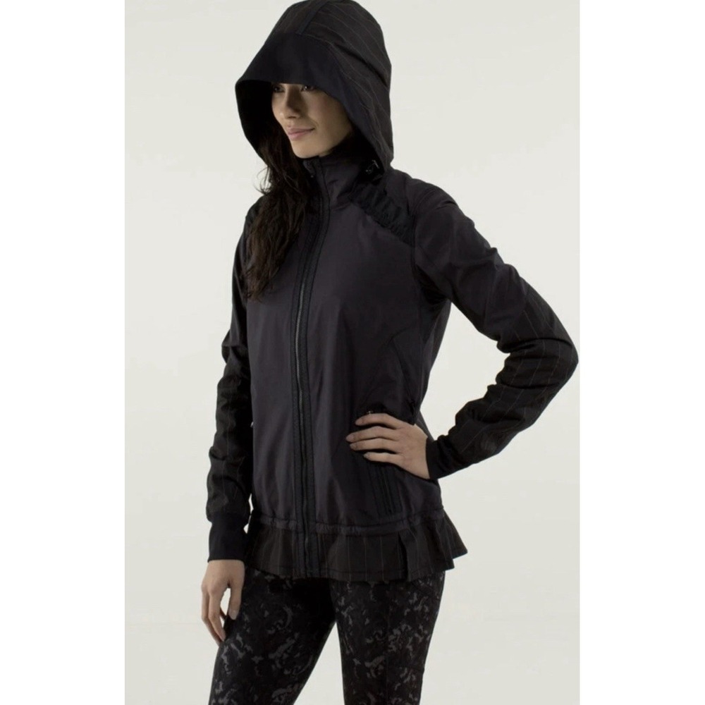 Lululemon Run Bandit Jacket Reflective Black Size 6 Stowaway Hood Athletica 2013